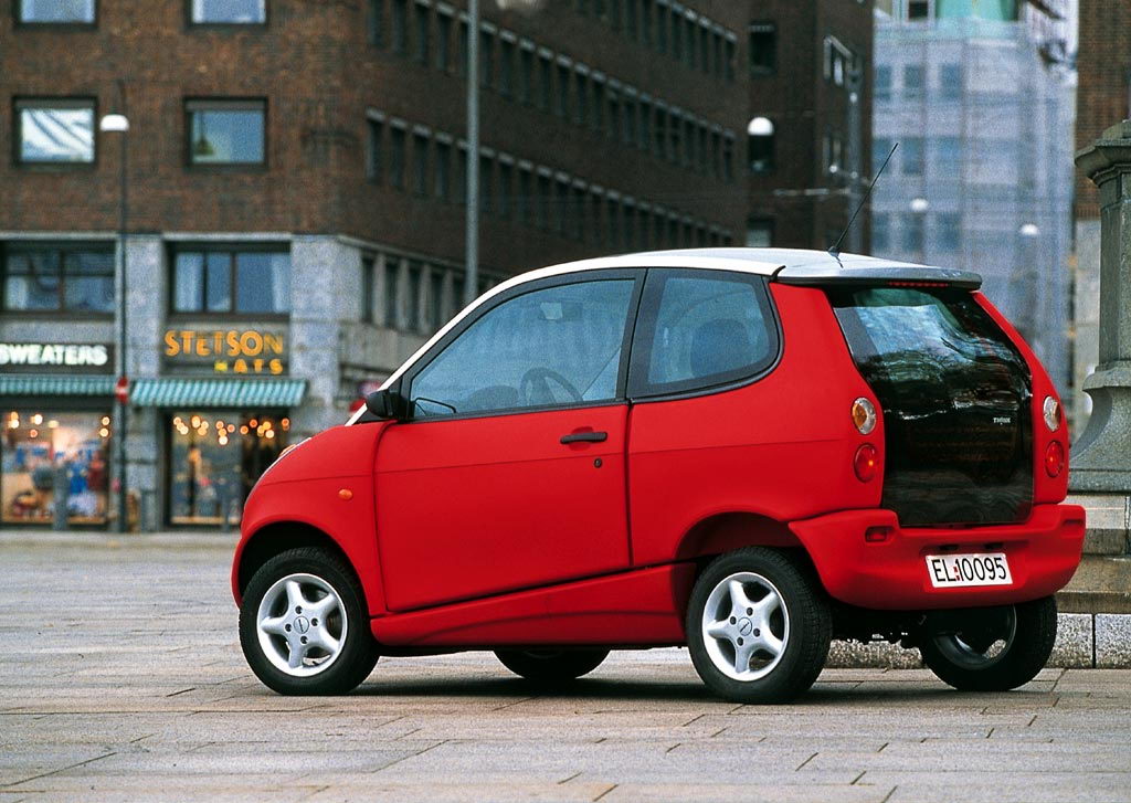 Ford Th!nk 2000 002.jpg